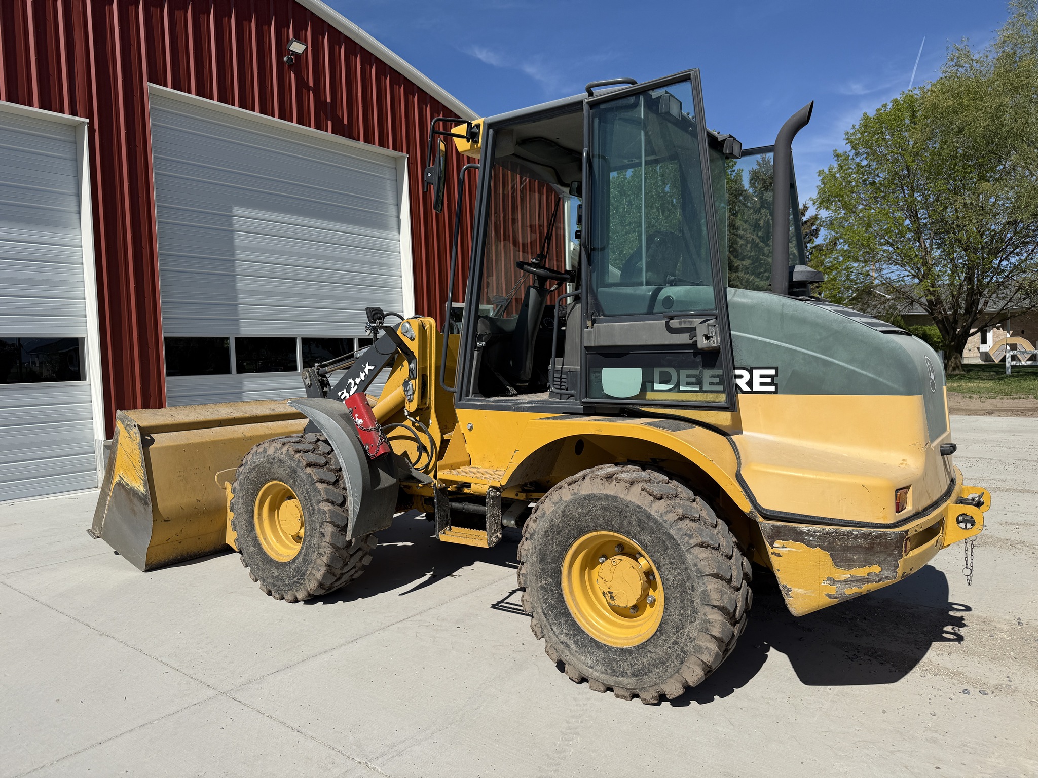 2017 John Deere 324K Image 3