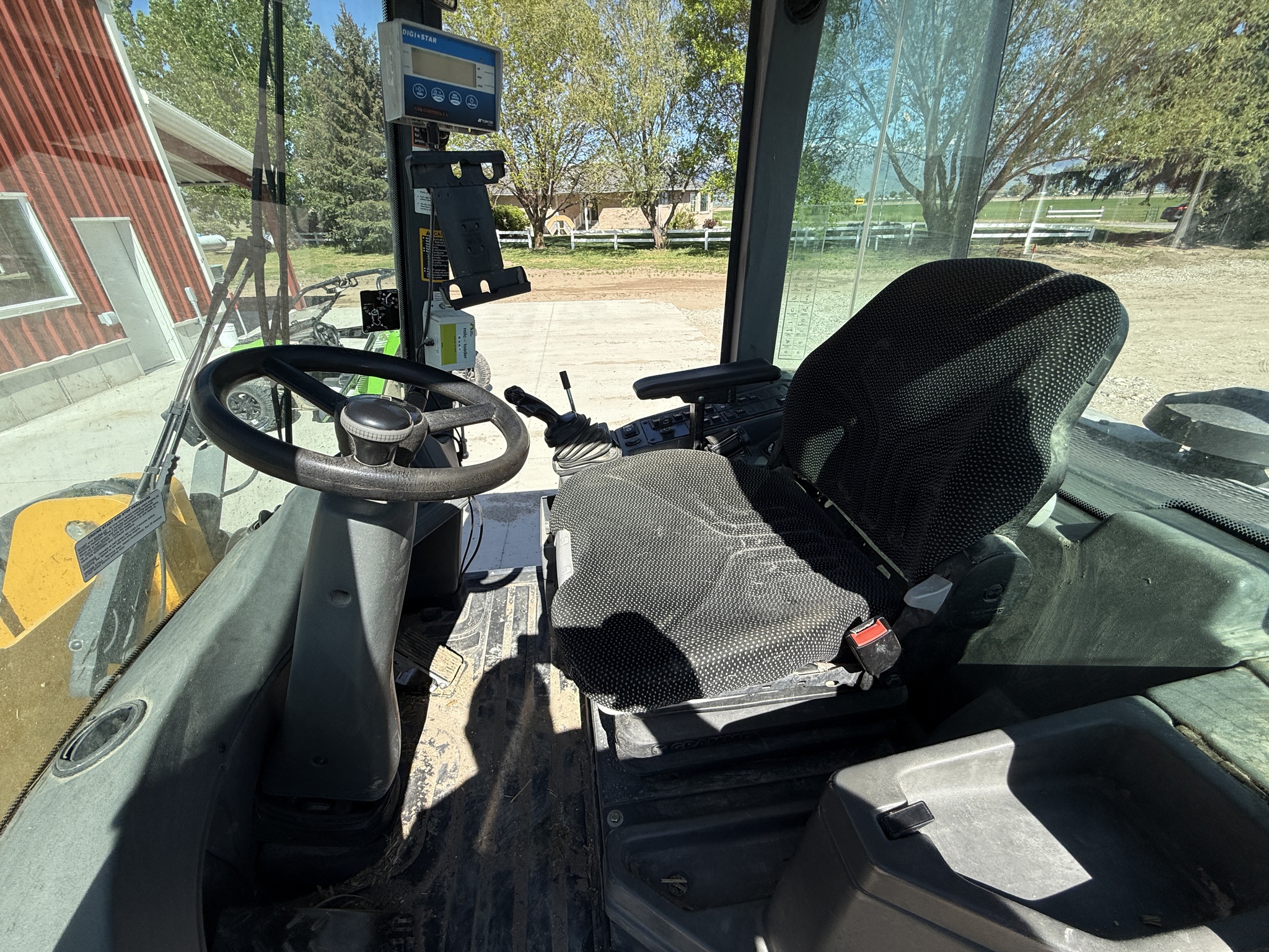 2017 John Deere 324K Image 11