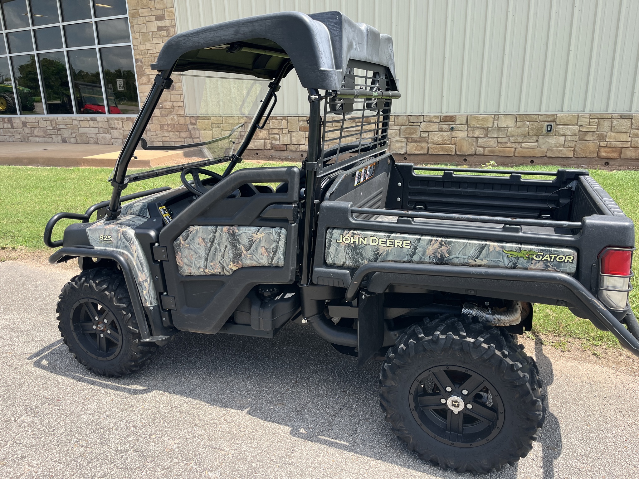 2015 John Deere XUV 825i Power Steering Image 2