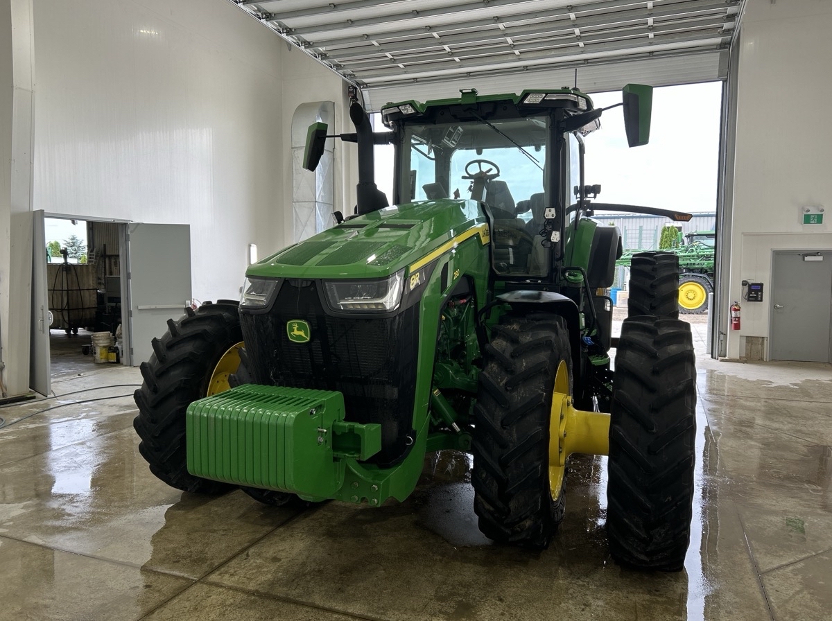 2022 John Deere 8R 280 Image 2