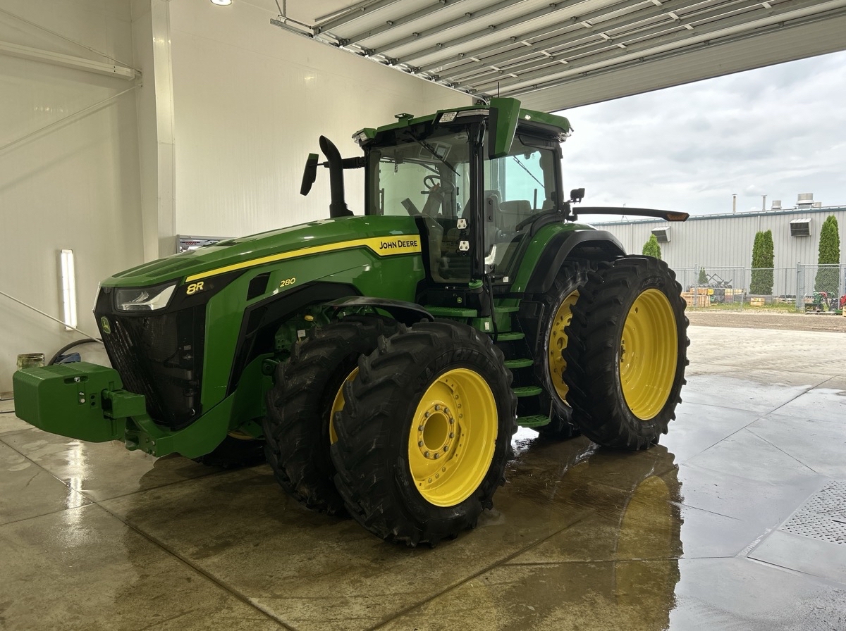 2022 John Deere 8R 280 Image 1