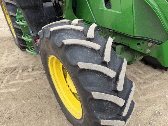 2025 John Deere 6R 140 - Photo12