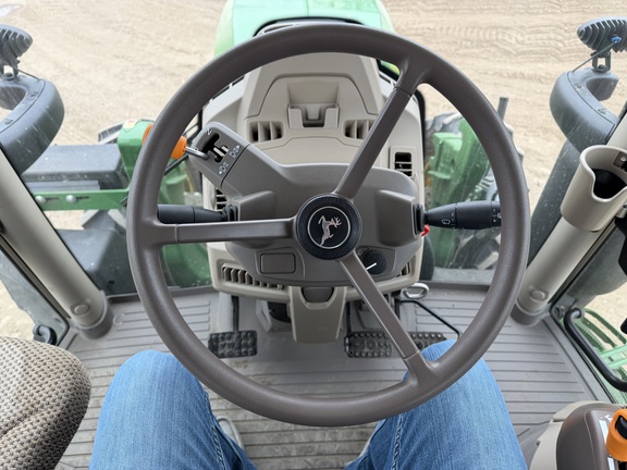 2025 John Deere 6R 140 - Photo25