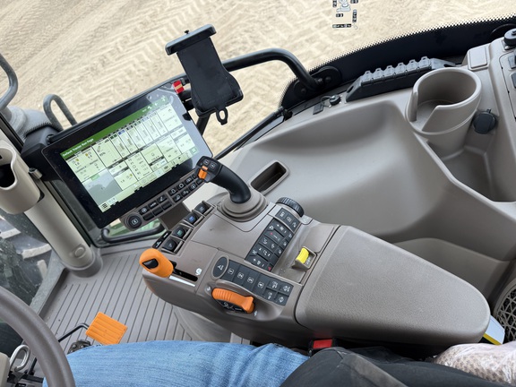 2025 John Deere 6R 140 - Photo28