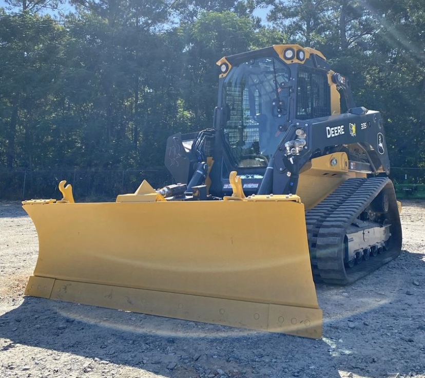 2025 John Deere 335 P Image 3