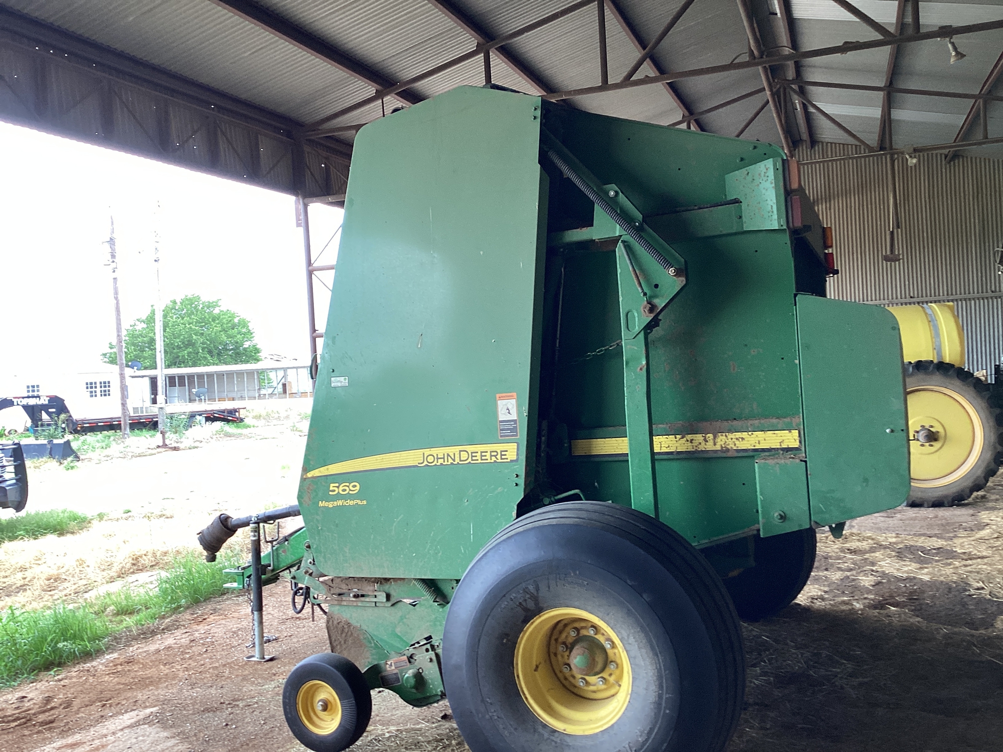 2015 John Deere 569 Image 1