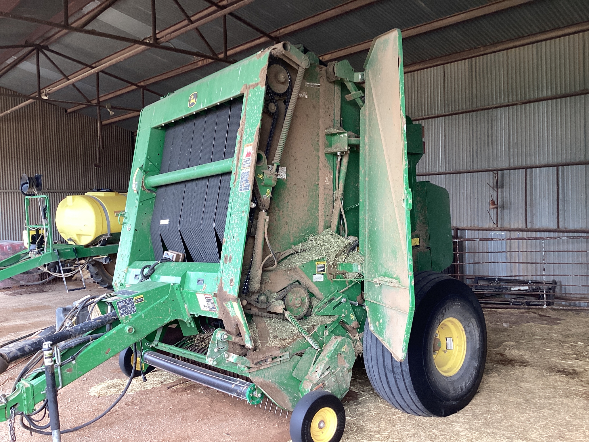 2015 John Deere 569 Image 3