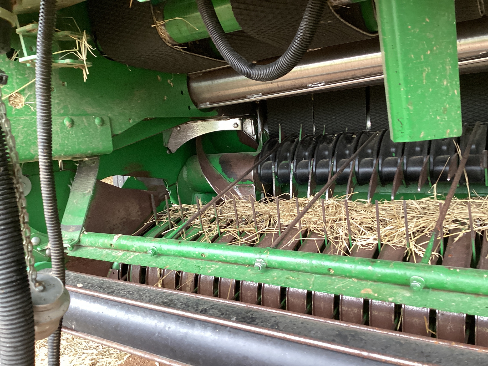 2015 John Deere 569 Image 11