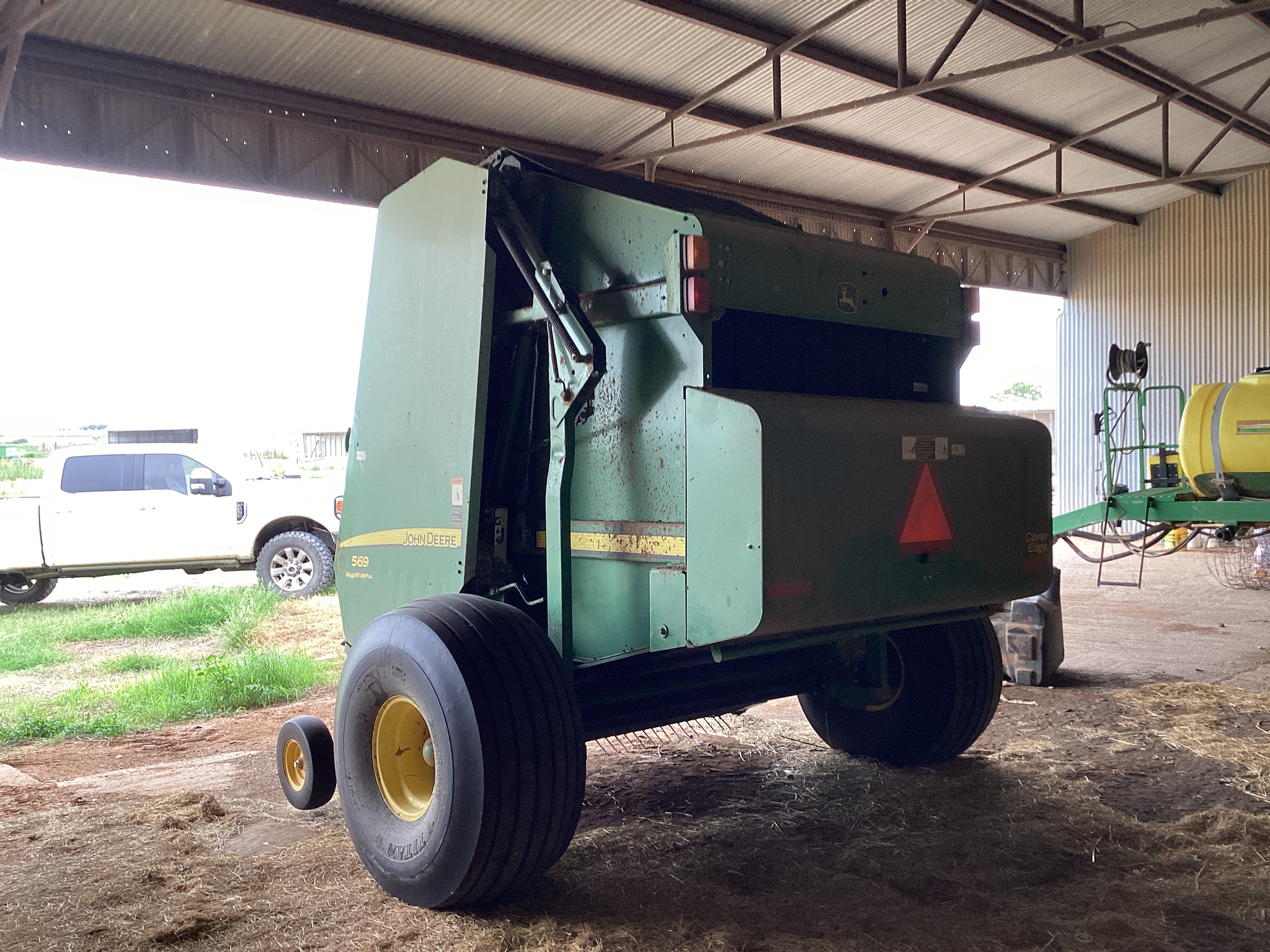 2015 John Deere 569 Image 9