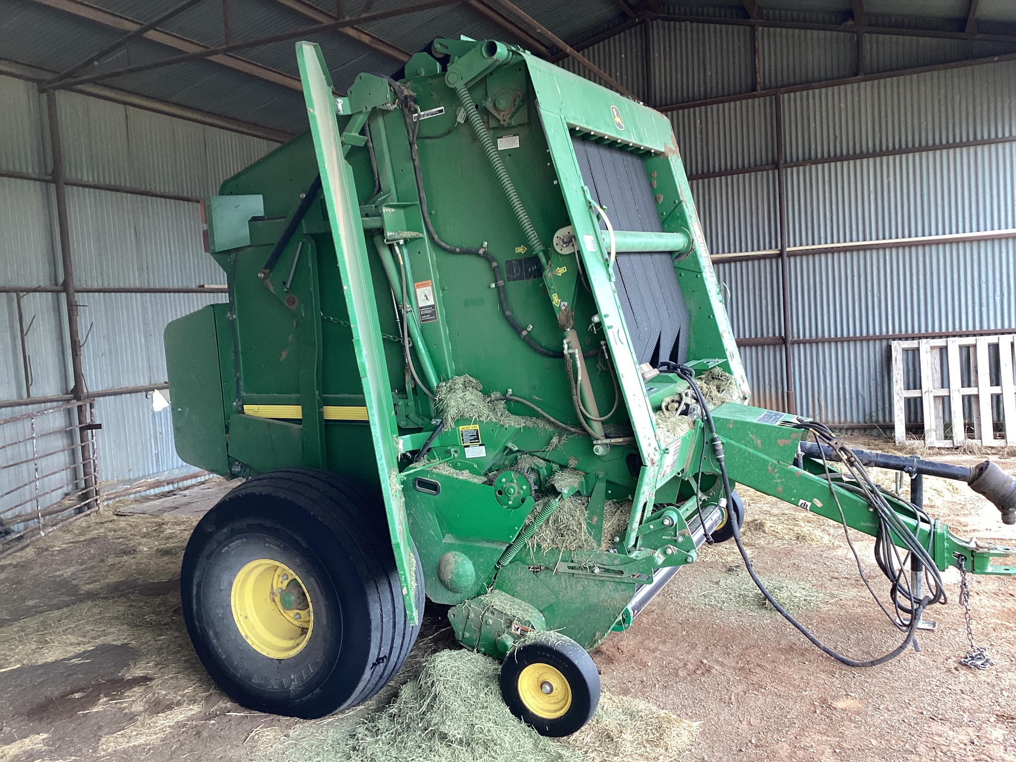 2015 John Deere 569 Image 6