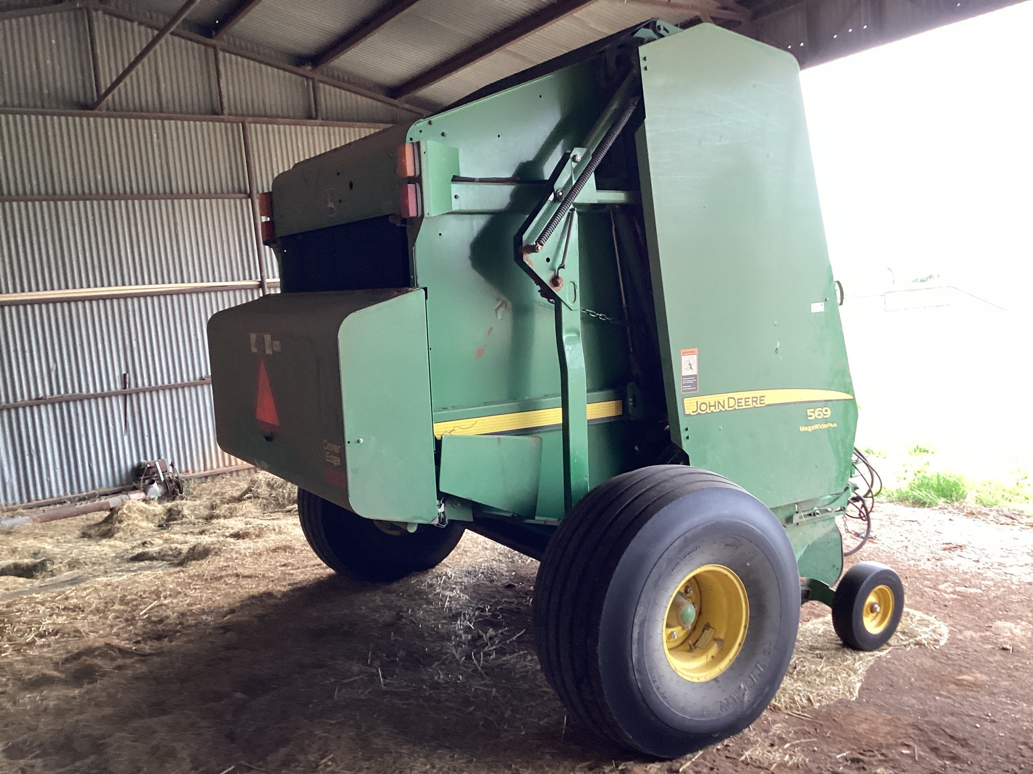 2015 John Deere 569 Image 7