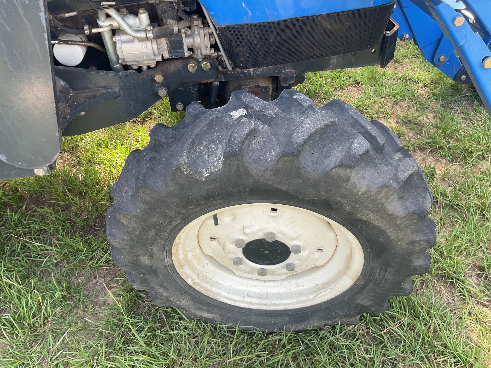 2007 New Holland TC40A Image 19