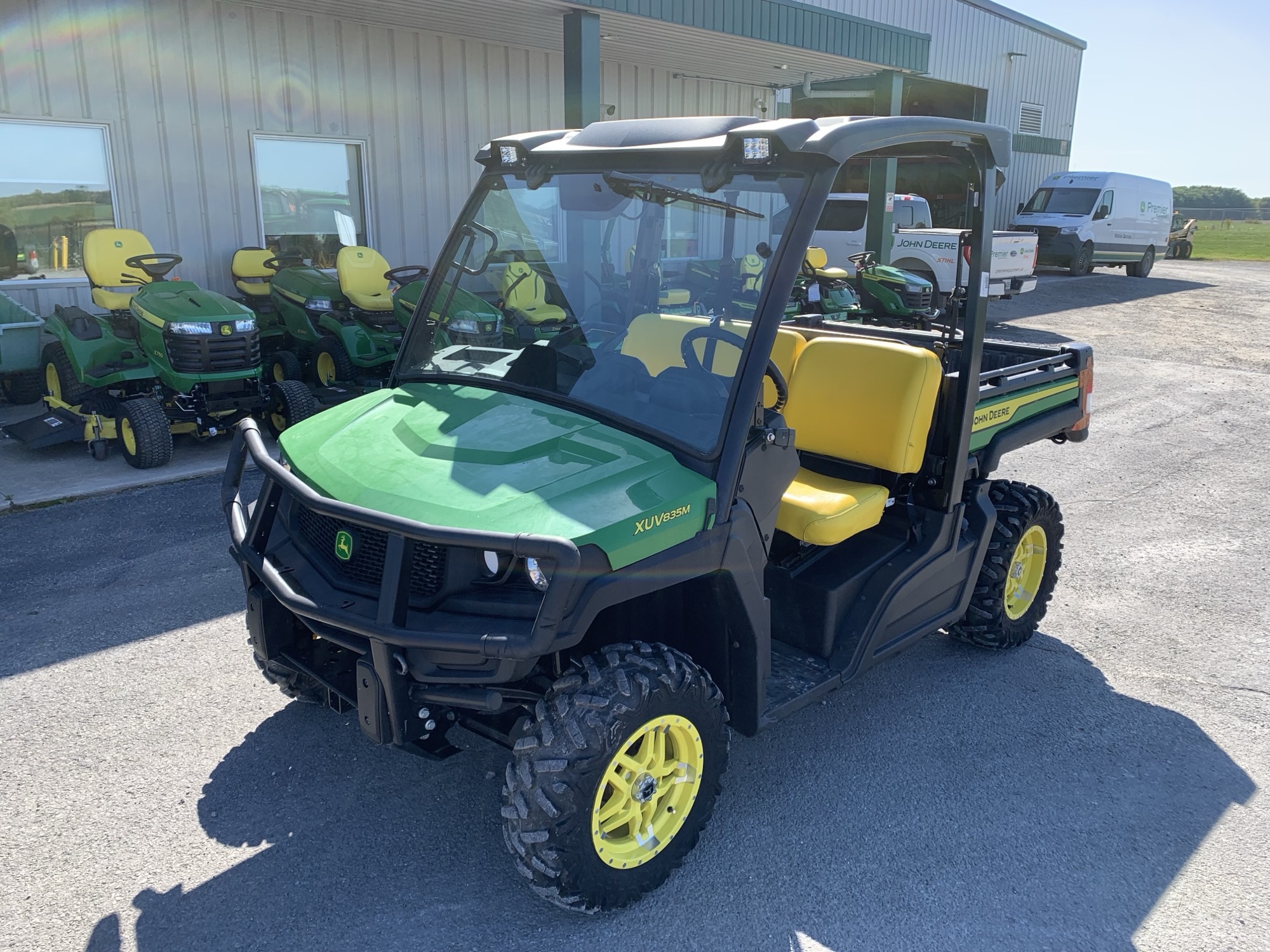 2022 John Deere XUV 835M Image 2