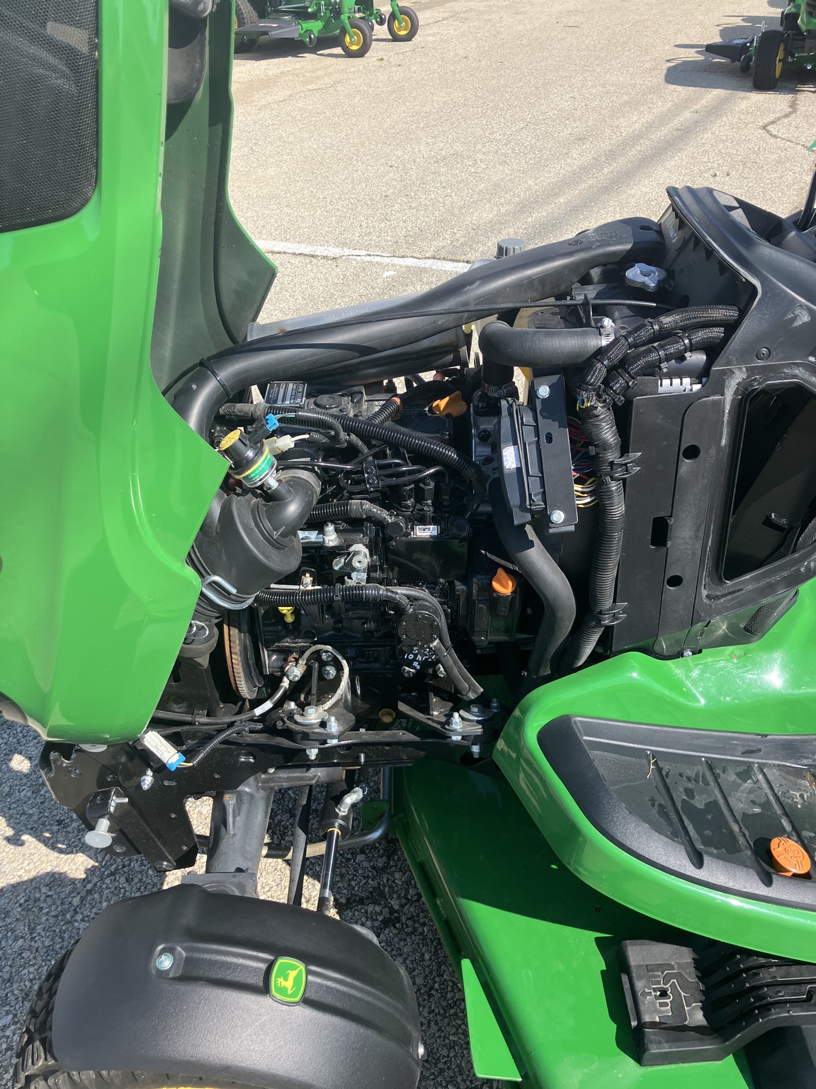 2023 John Deere X758 Image 4
