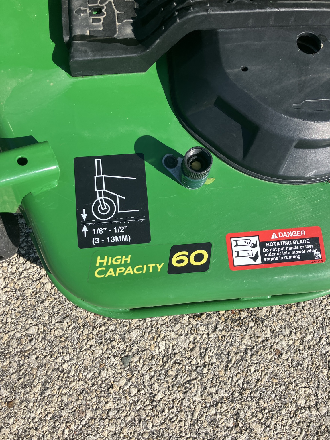 2023 John Deere X758 Image 5