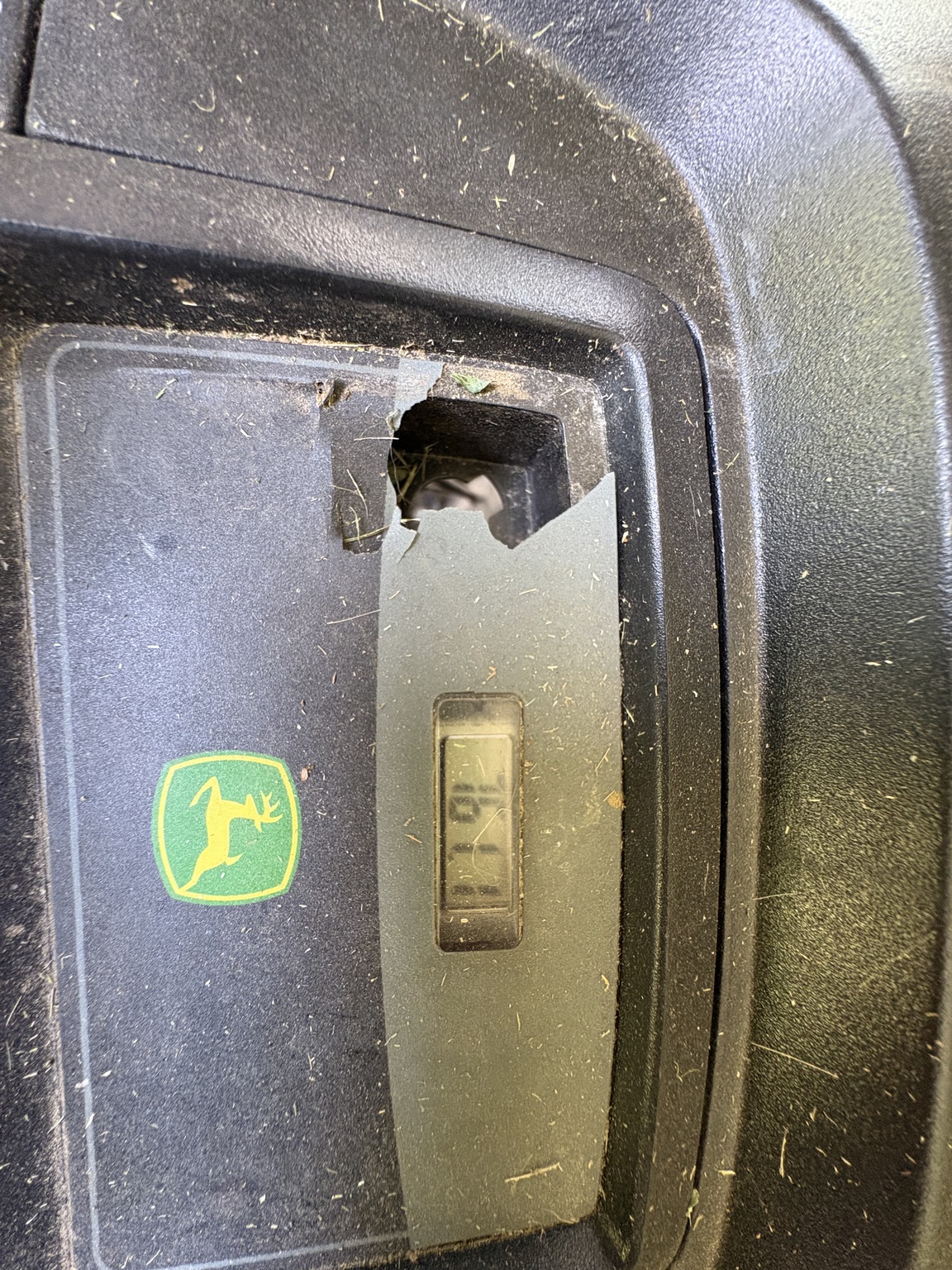 2011 John Deere X324 Image 8