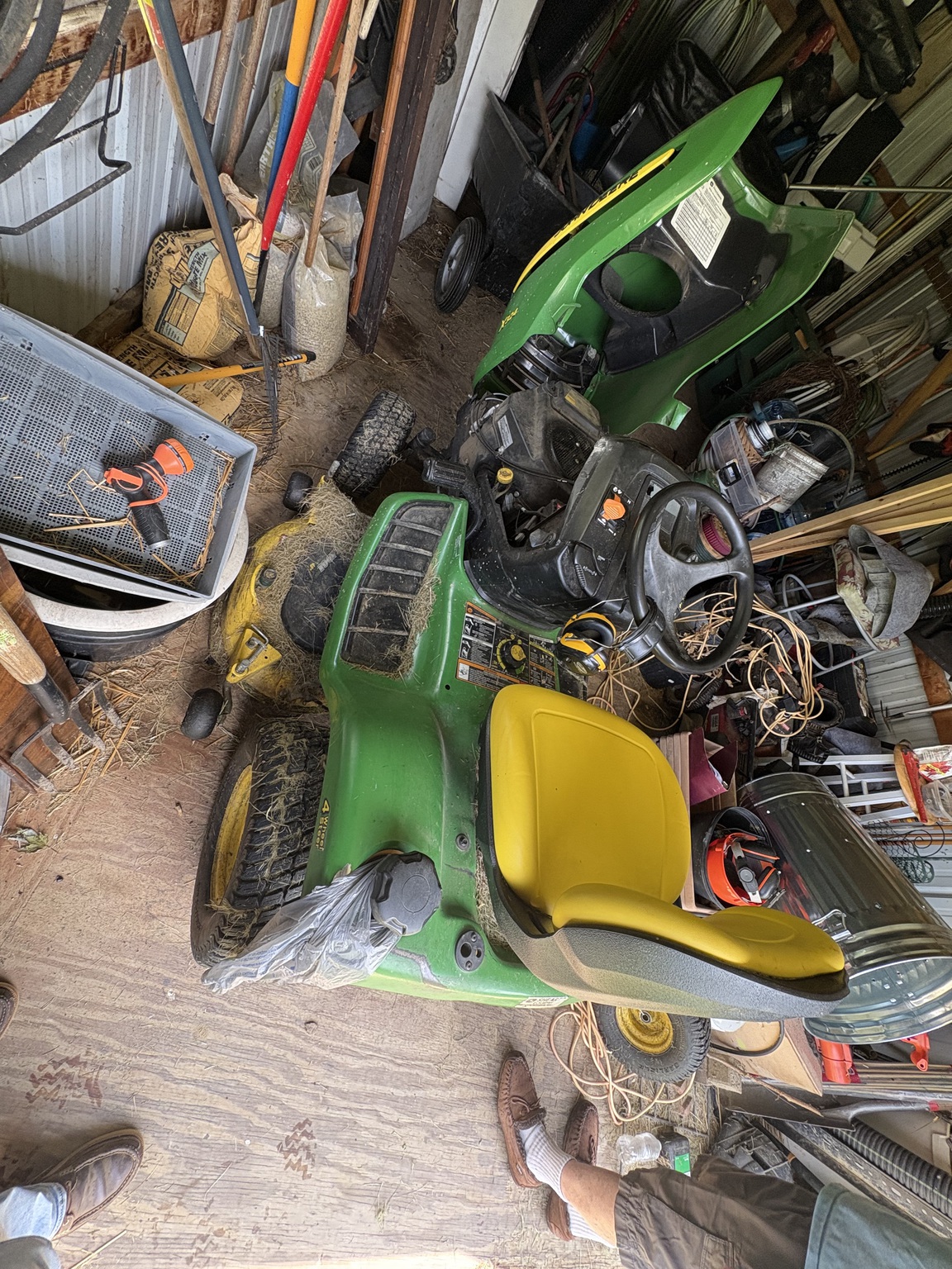 2011 John Deere X324 Image 1