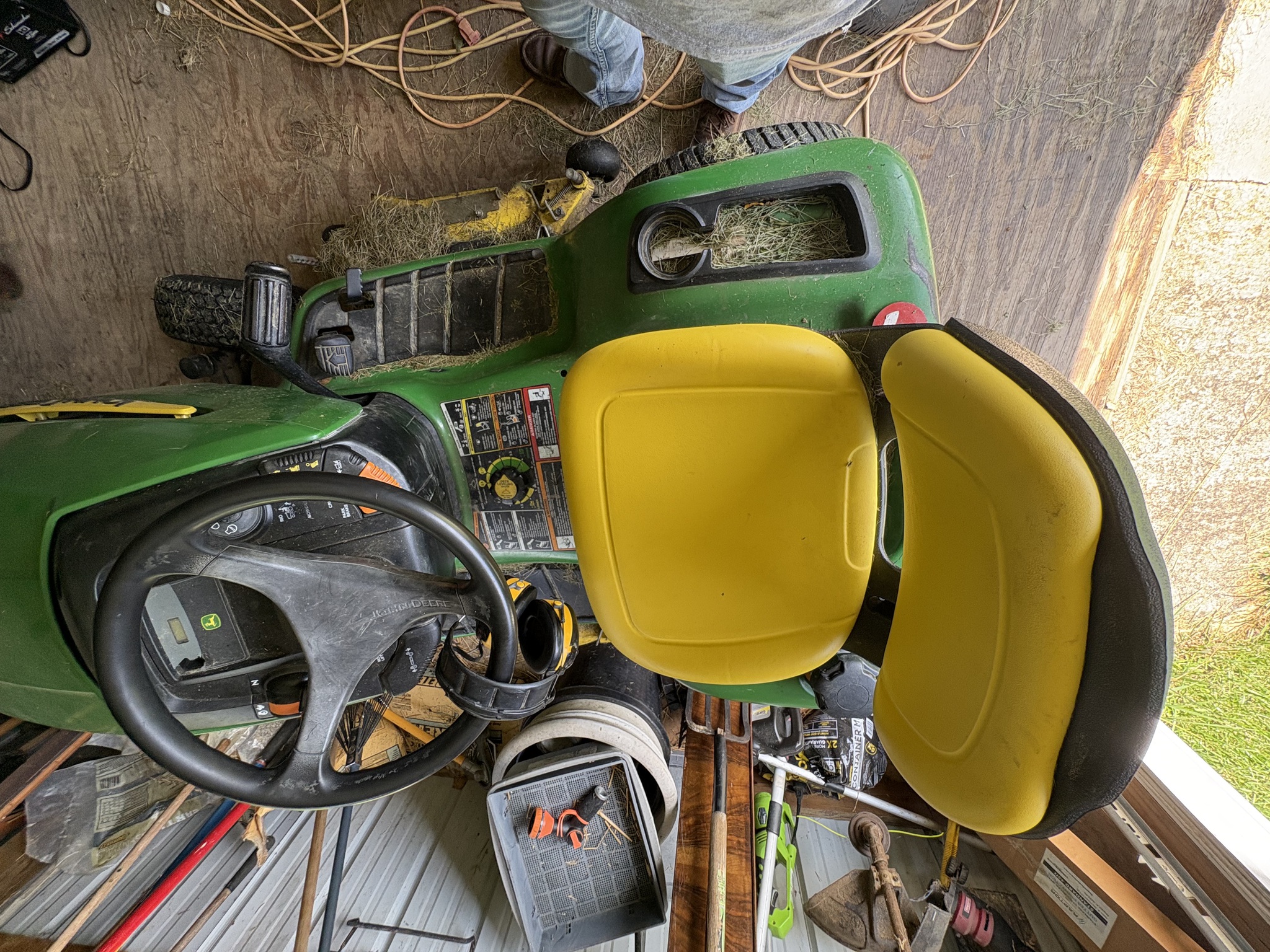 2011 John Deere X324 Image 5