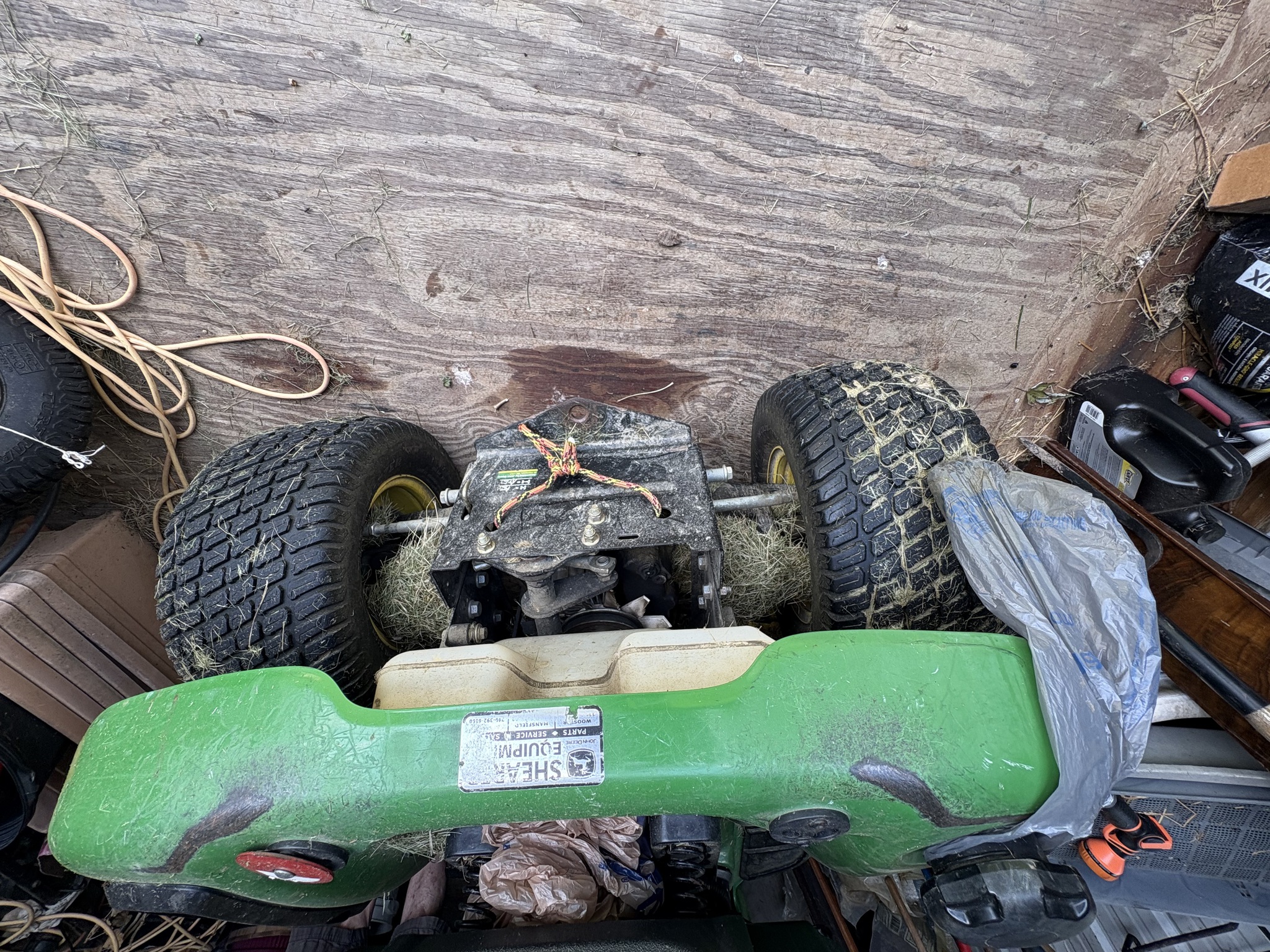 2011 John Deere X324 Image 7