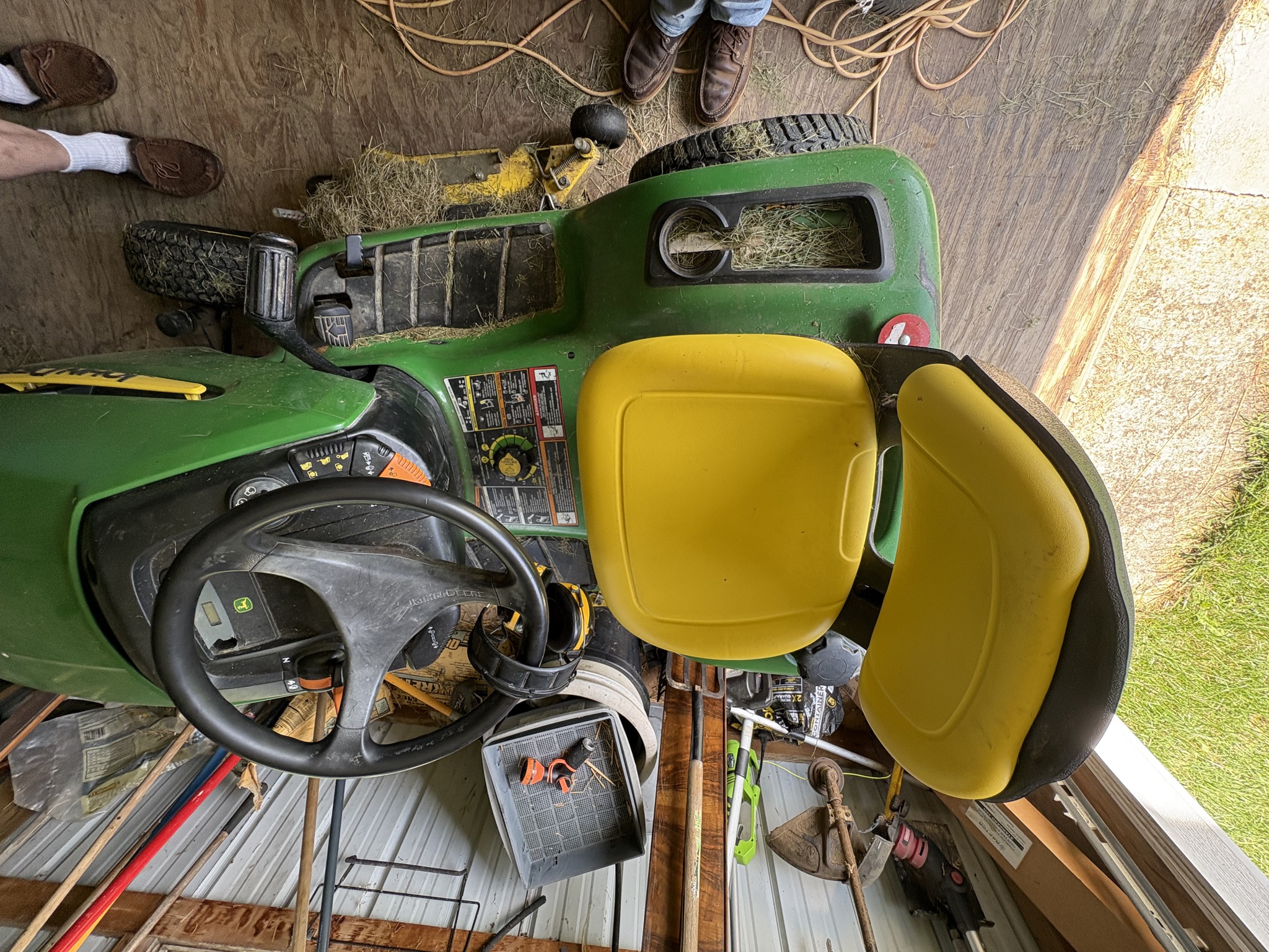 2011 John Deere X324 Image 6
