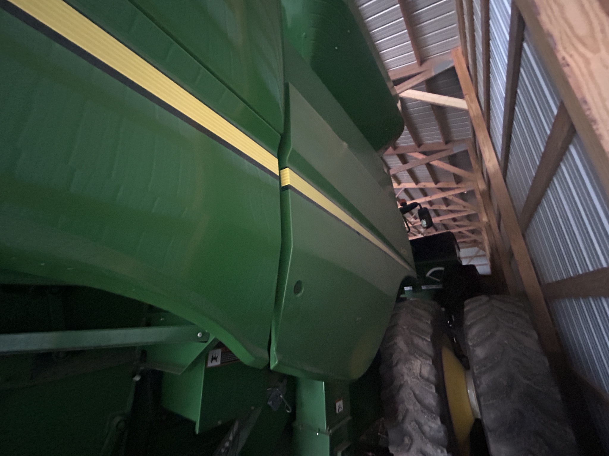 2014 John Deere S670 Image 10
