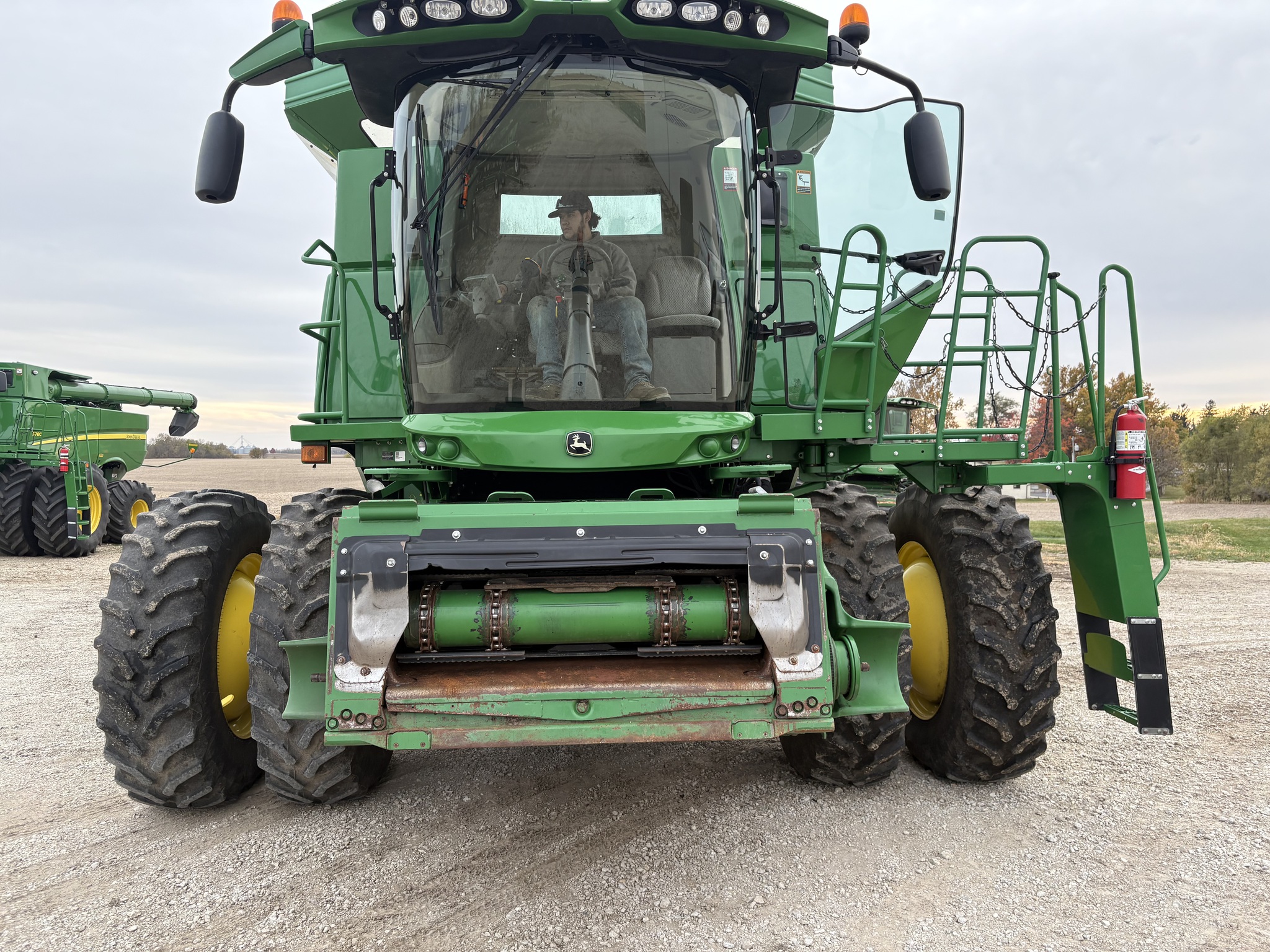  2015 John Deere S670 at Heritage Tractor in Kewanee, IL