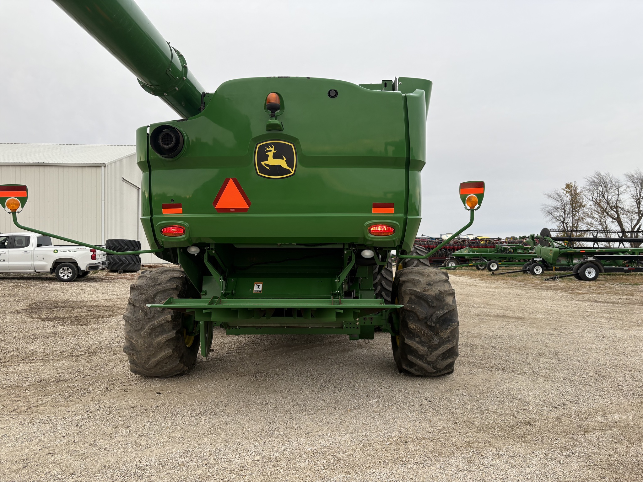  2015 John Deere S670 at Heritage Tractor in Kewanee, IL