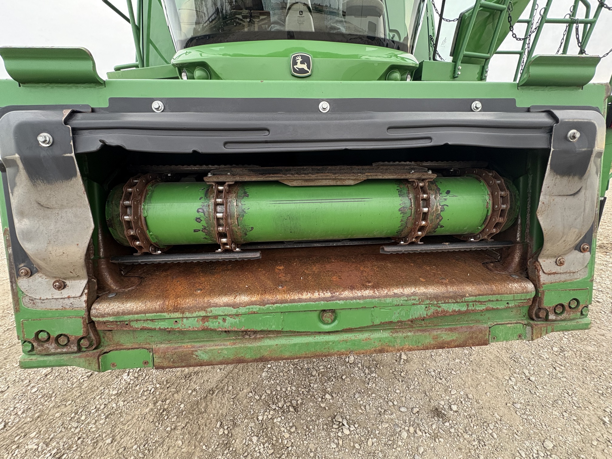  2015 John Deere S670 at Heritage Tractor in Kewanee, IL