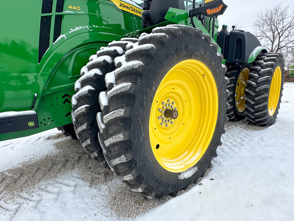 2025 John-Deere 9R 440