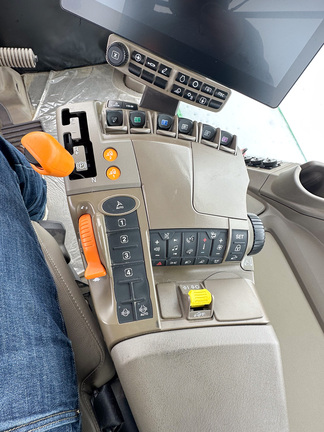 2025 John-Deere 9R 440