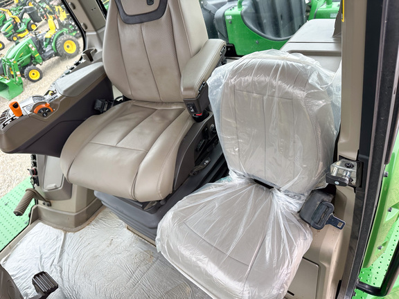 2025 John-Deere 9R 440