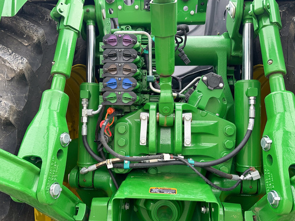 2025 John-Deere 9R 440