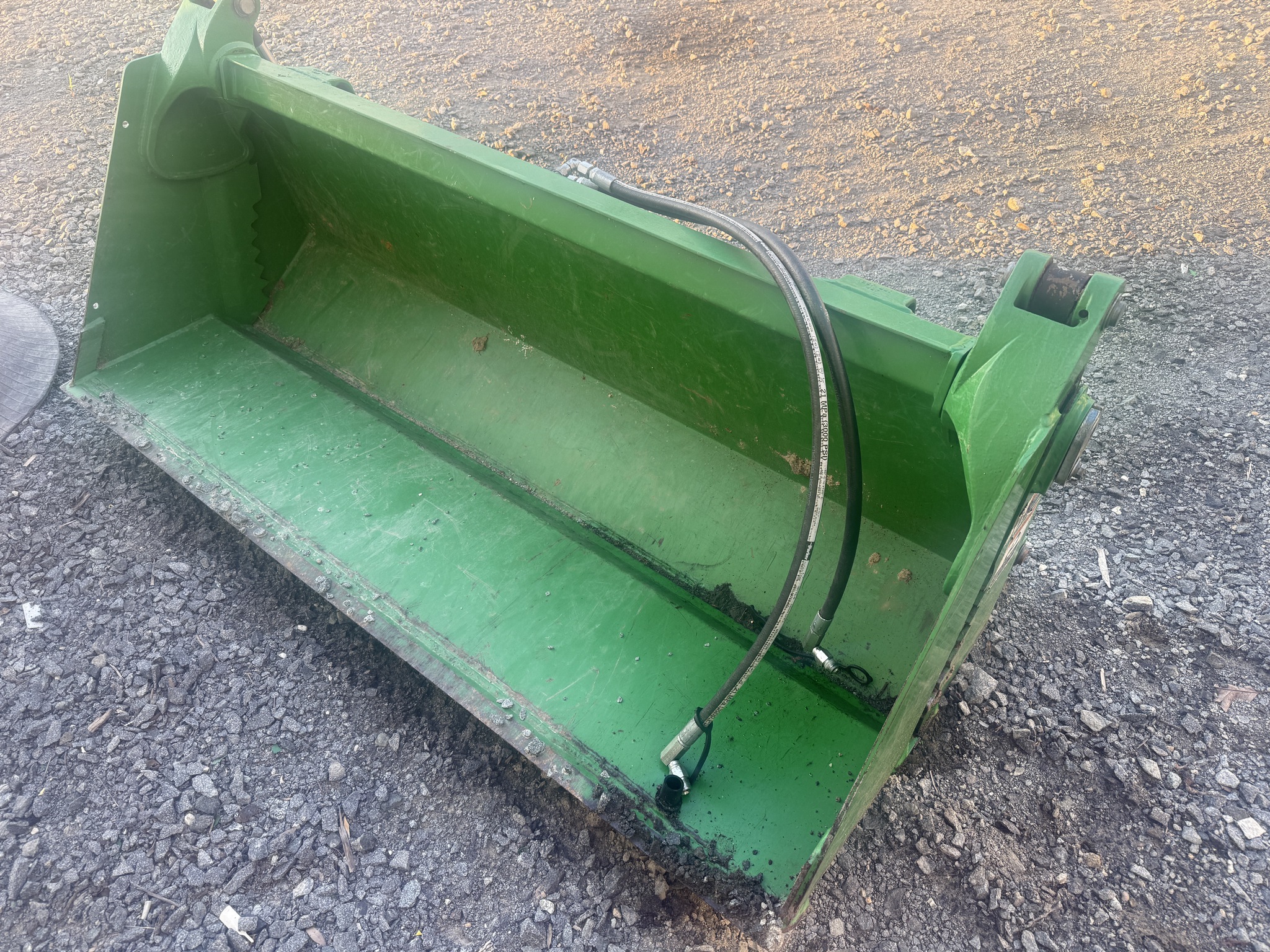 2017 Frontier AY11H Image 1