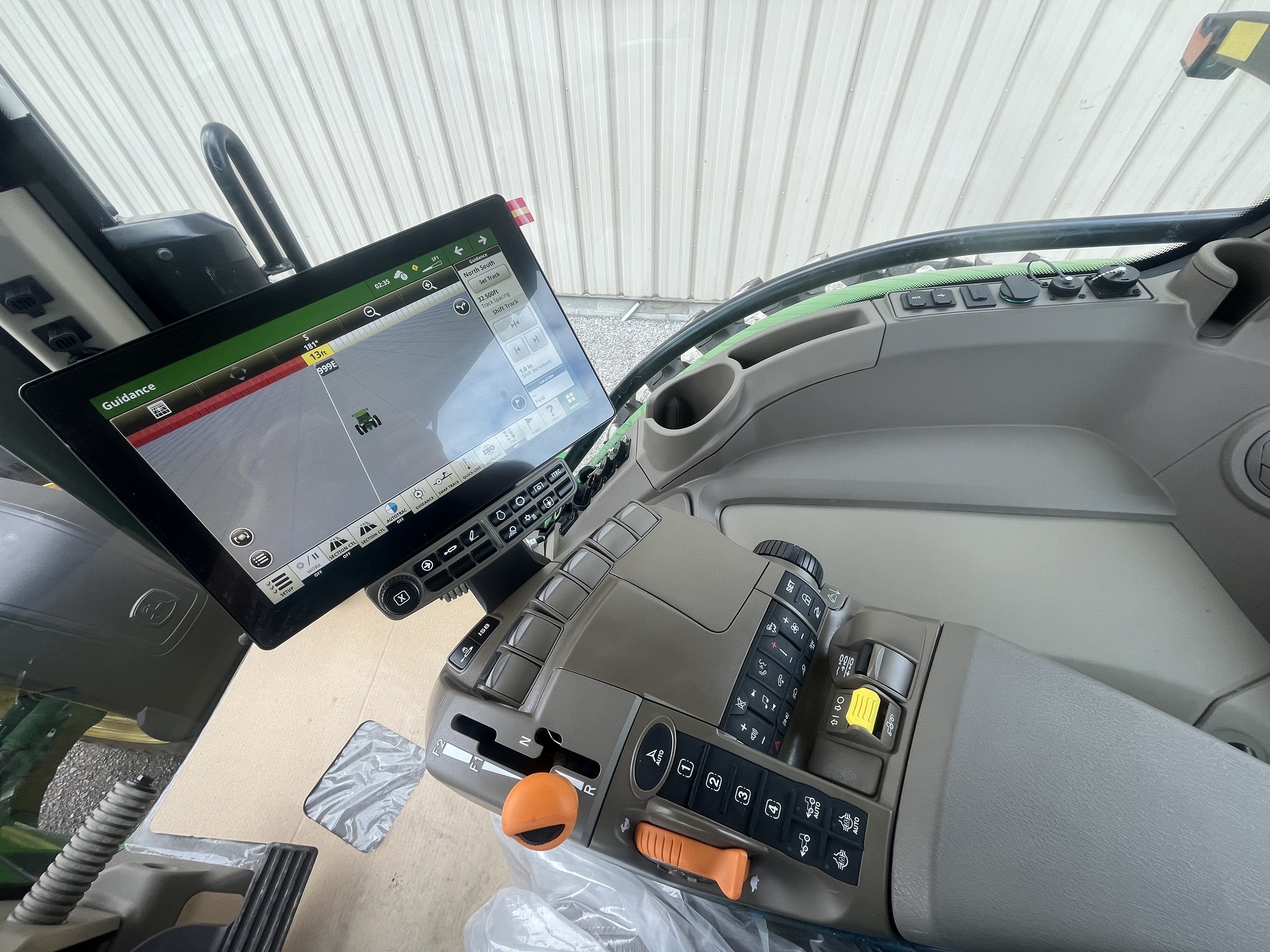 2024 John Deere 8R 340 Image 16