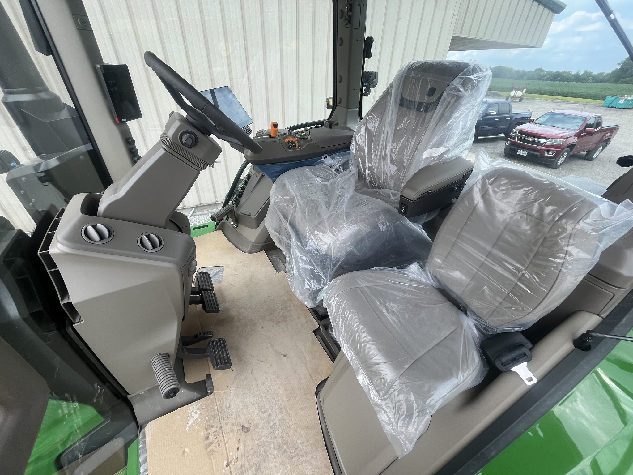 2024 John Deere 8R 340 Image 14