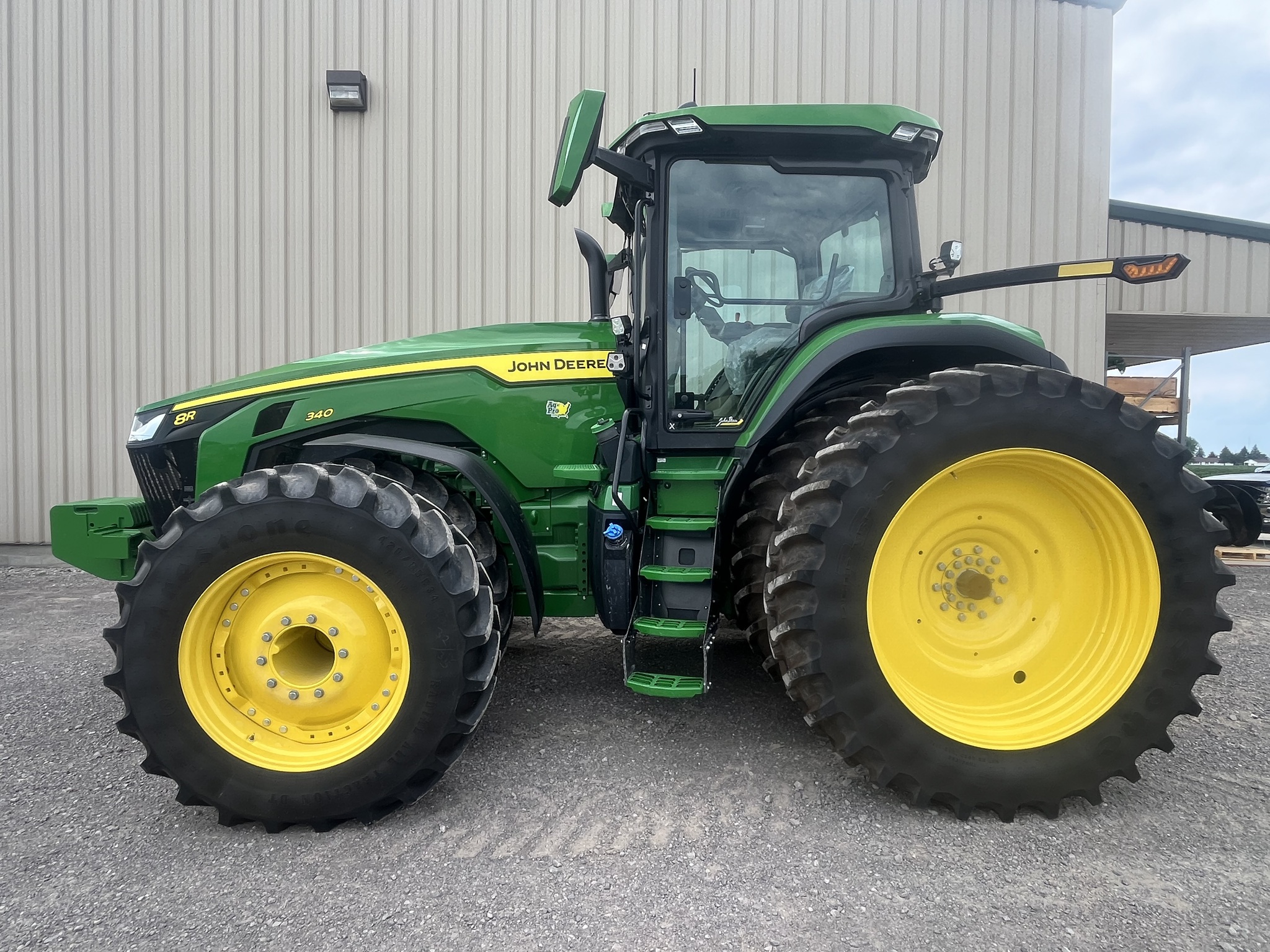 2024 John Deere 8R 340 Image 7