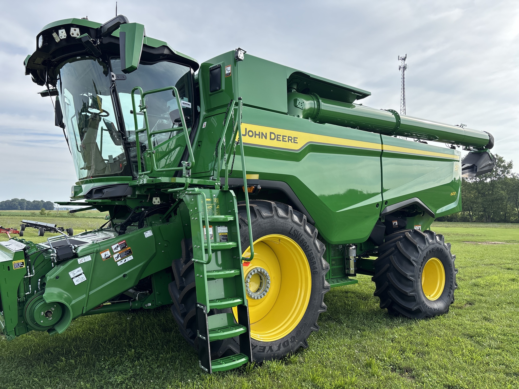 Used 2025 John Deere S7 600 Combines at Koenig Equipment in Anna, OH - PhotoXL1