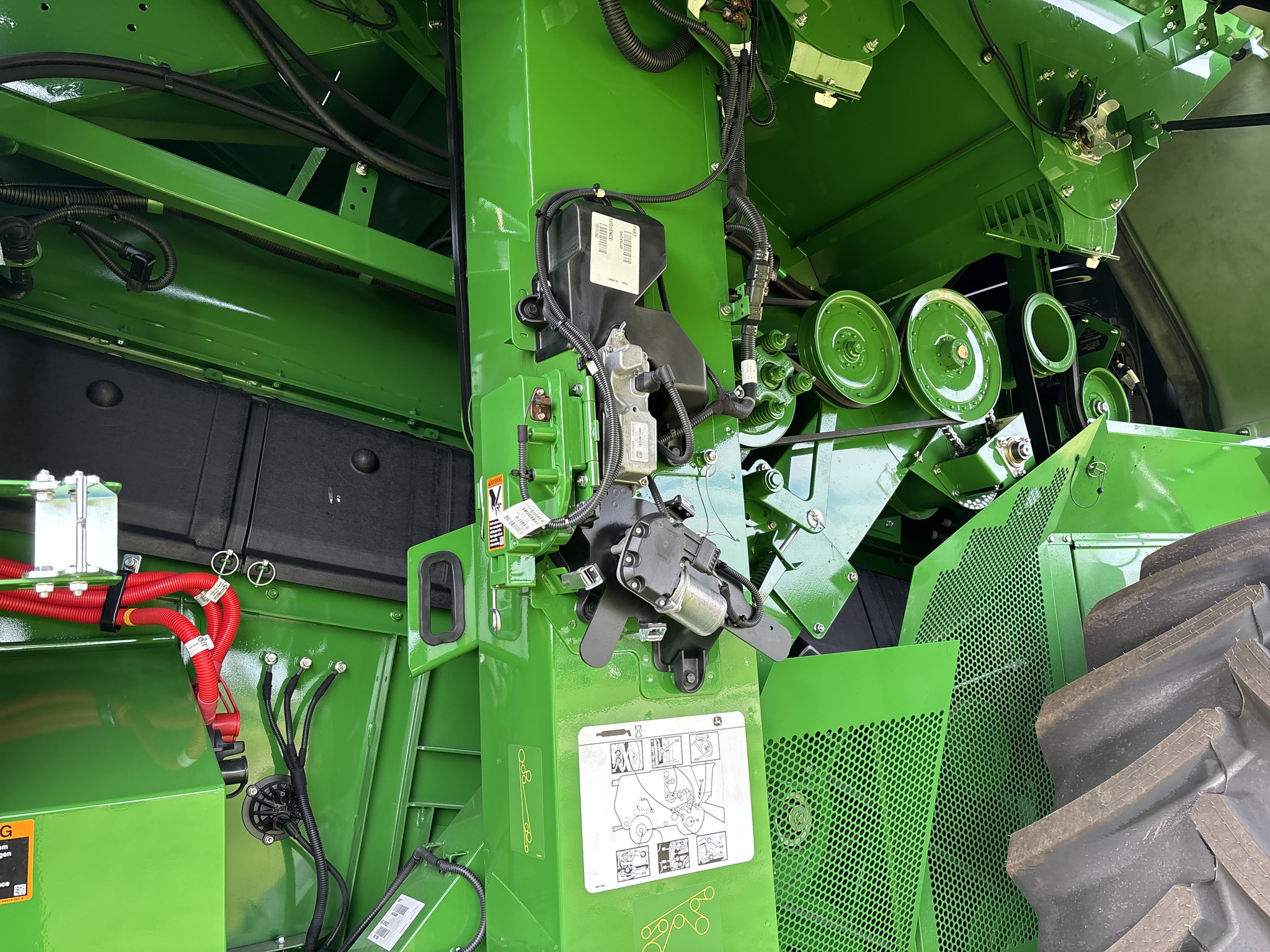 Used 2025 John Deere S7 600 Combines at Koenig Equipment in Anna, OH - PhotoXL8
