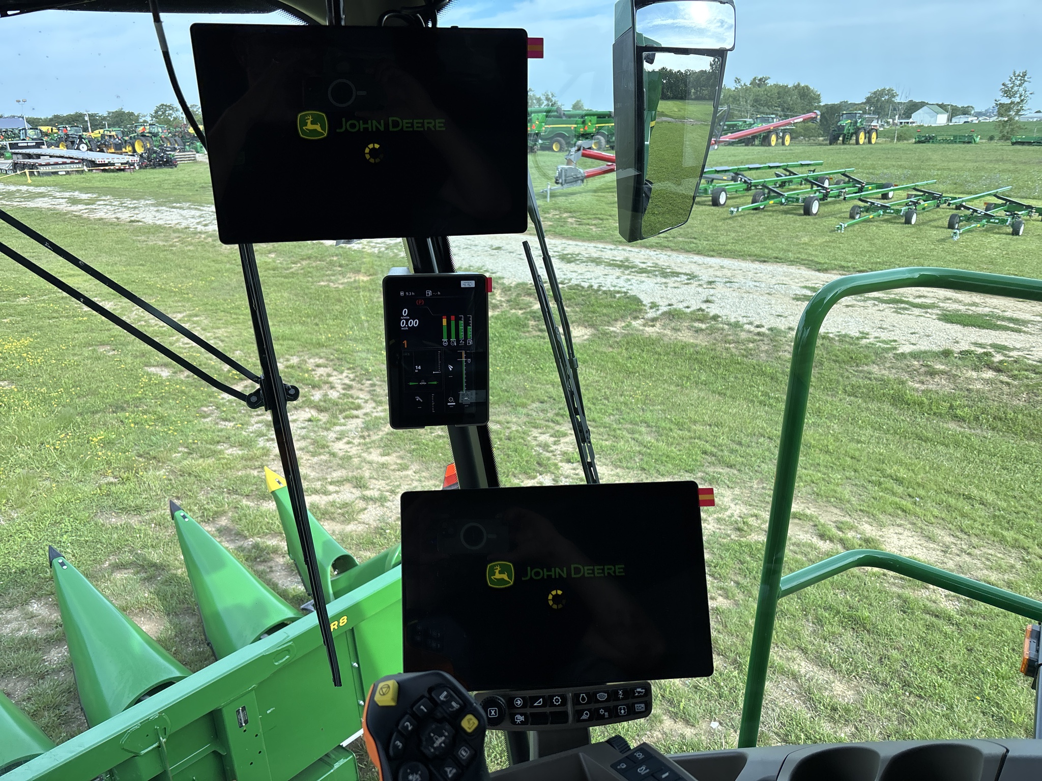 Used 2025 John Deere S7 600 Combines at Koenig Equipment in Anna, OH - PhotoXL6