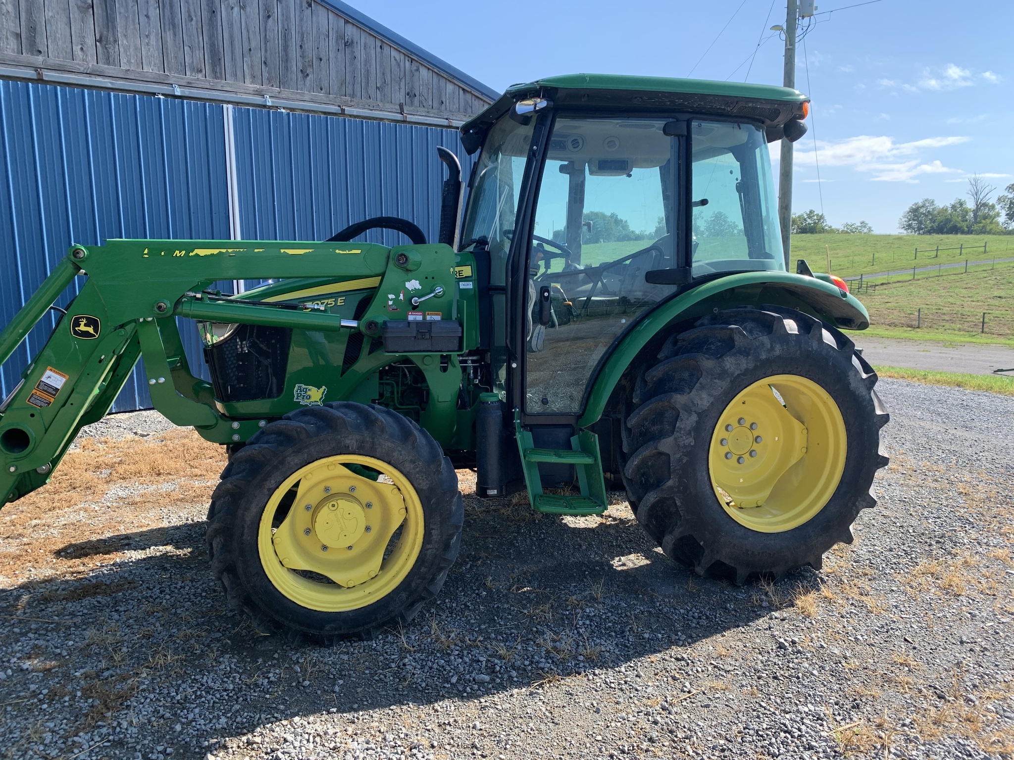 2022 John Deere 5075E Image 5