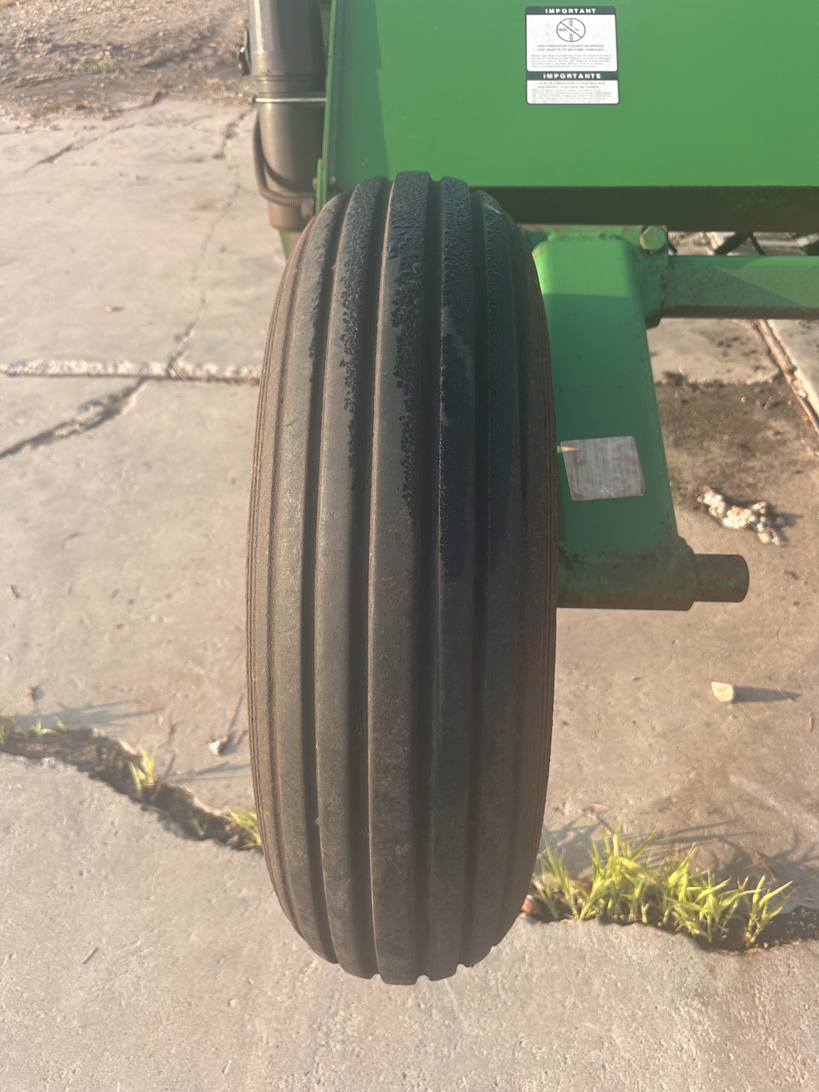 2021 John Deere 520 Image 18