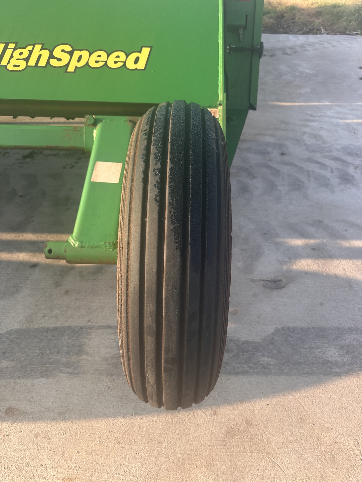 2021 John Deere 520 Image 19