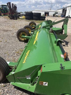 2021 John Deere 520 Image 23