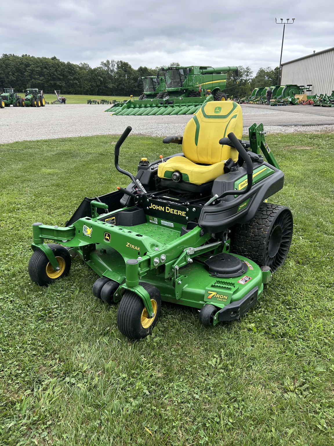 2025 John Deere Z960M Image 2