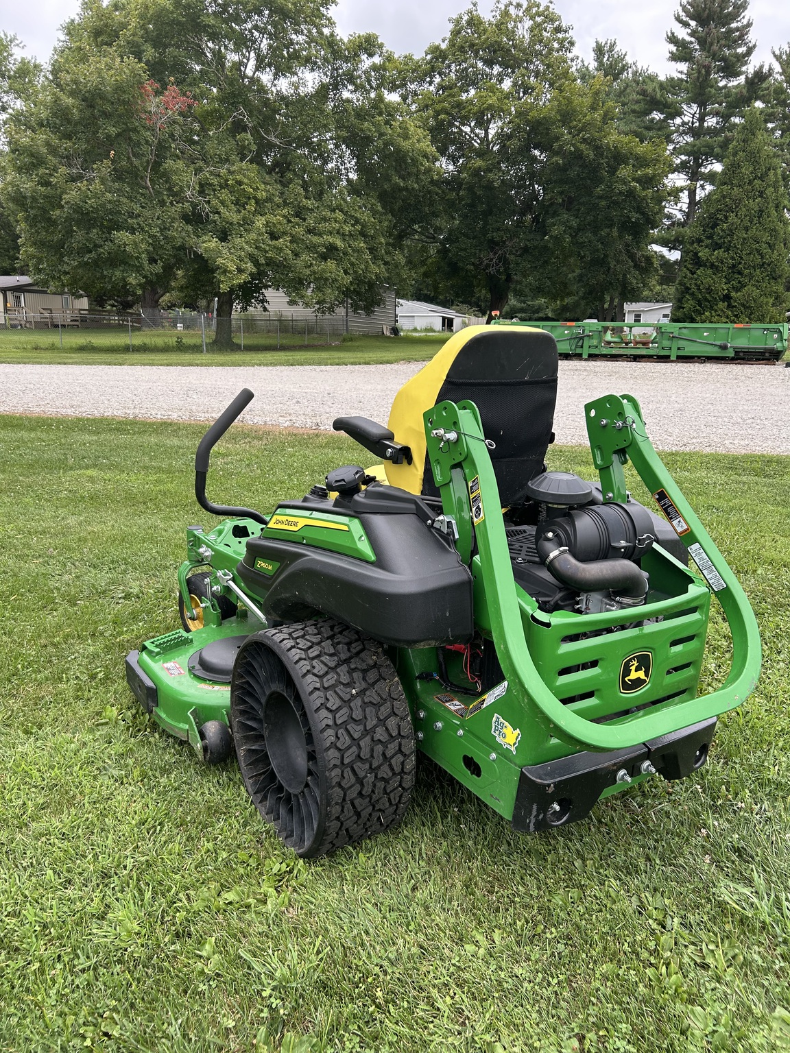 2025 John Deere Z960M Image 4