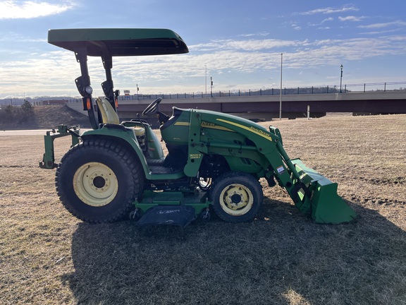 2005 John Deere 3320 - Photo4