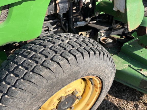 2005 John Deere 3320 - Photo10