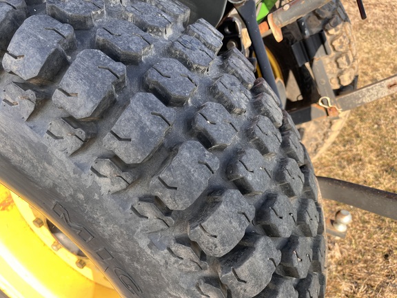 2005 John Deere 3320 - Photo18