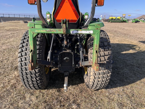 2005 John Deere 3320 - Photo19