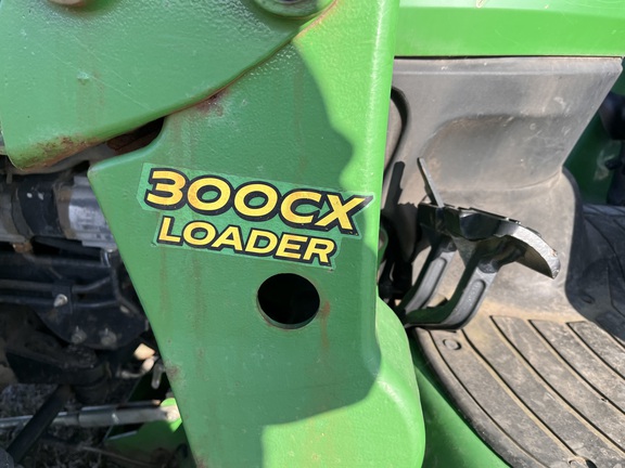 2005 John Deere 3320 - Photo23